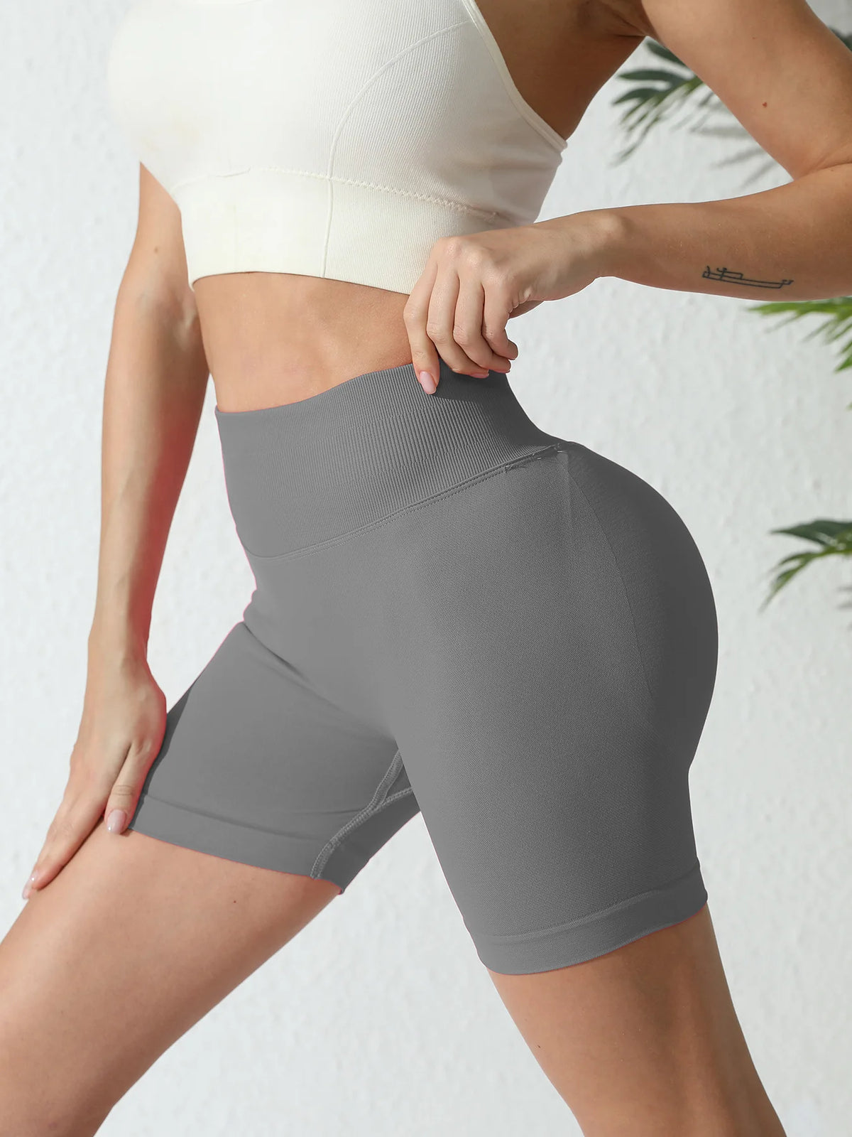 Shorts Push-Up Scrunch – Gris Oscuro